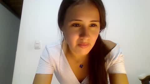 Snapshot of hanny_kail chatting on December 19, 4:45 am hanny online show from December 19, 4:45 am