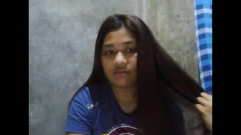 happy00725310 online show from December 29, 9:52 pm