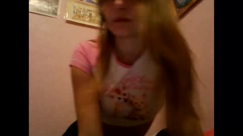 happyemily  online show from February 12, 7:15 pm