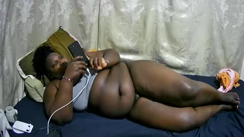 happysonia online show from February 7, 5:39 pm