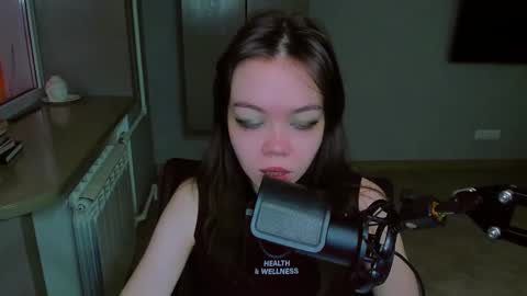 Snapshot of haribo_asmr chatting on February 22, 7:23 am Miss Hari online show from February 22, 7:23 am