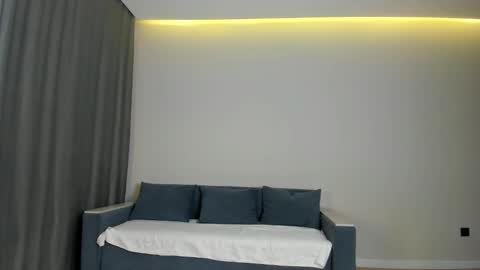 Maya online show from October 18, 1:58 pm