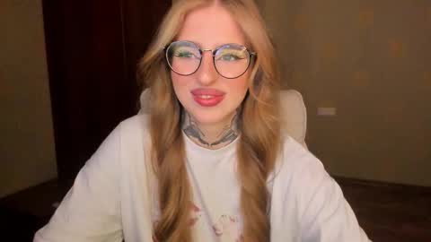 Julia online show from November 21, 5:42 am