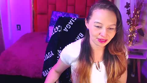 Snapshot of hayleymiller_vc chatting on March 11, 2:53 am hayley miller online show from March 11, 2:53 am
