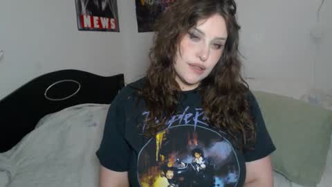 haylihaze online show from November 13, 6:01 am