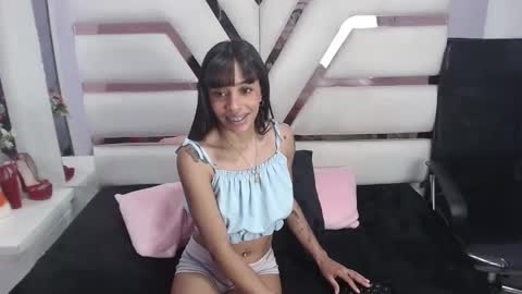 hazel_18_ online show from October 9, 8:02 pm