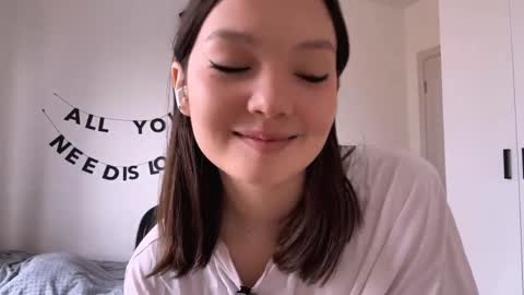 Kira online show from May 1, 10:18 am
