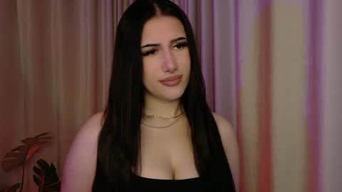 hazelhayess online show from April 16, 4:06 pm