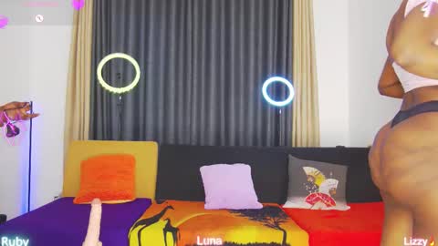 AngieLizzy online show from September 9, 6:13 am