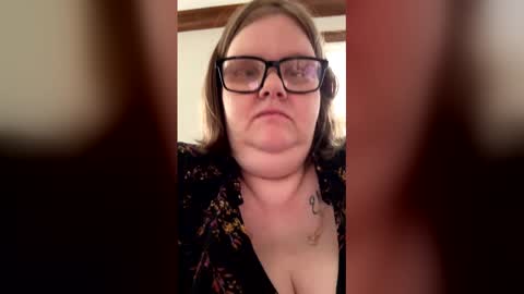 heidimackey2 online show from May 13, 10:37 pm