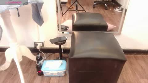 hellen online show from December 18, 1:43 am