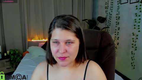 helenahoffmann online show from February 20, 4:44 am