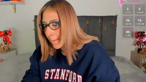 Helen or Hells online show from December 18, 2:32 am