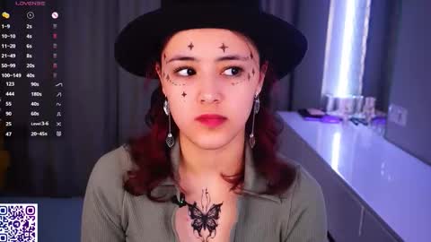 Aurora online show from February 25, 8:29 pm