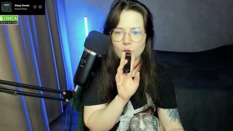 Red online show from September 15, 7:21 pm