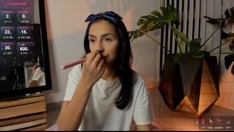 Hello I am Valentina independent Colombian model I love sensuality and pleasure welcome online show from December 27, 12:07 am