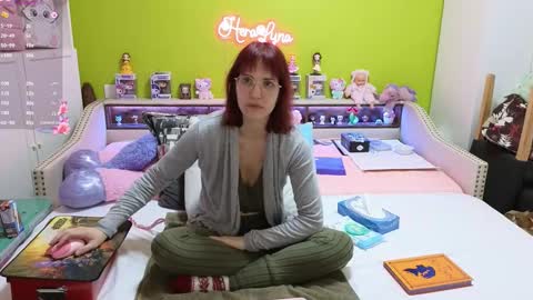 HeraLuna  online show from February 5, 9:18 pm