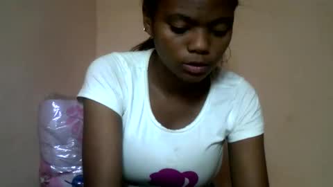 herisse01 online show from June 8, 5:30 am