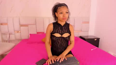 hermione_brown online show from February 24, 8:51 pm