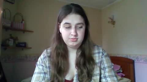 hess_luna_ online show from November 12, 10:13 am