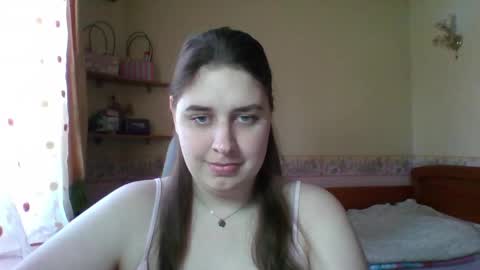 hess_luna_ online show from April 15, 9:21 am