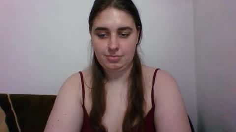 Snapshot of hess_luna_ chatting on October 3, 11:15 am hess_luna_ online show from October 3, 11:15 am
