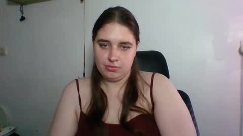 Snapshot of hess_luna_ chatting on October 16, 9:34 am hess_luna_ online show from October 16, 9:34 am