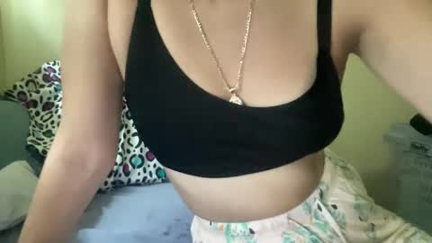 Snapshot of heybluebabe chatting on September 12, 5:09 pm Blue  online show from September 12, 5:09 pm