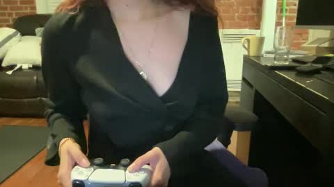 Snapshot of heybluebabe chatting on March 6, 2:41 am Blue  online show from March 6, 2:41 am