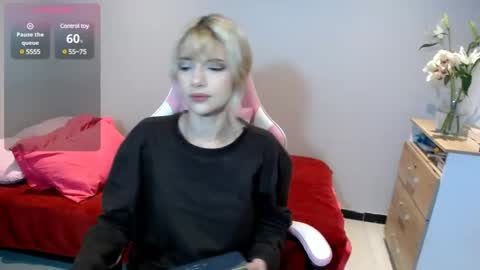 Snapshot of hi_scarlett chatting on January 20, 11:35 am hi_scarlett online show from January 20, 11:35 am