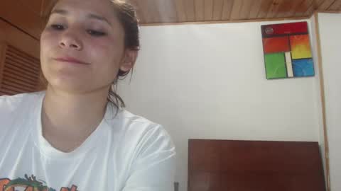 Snapshot of hilari18 chatting on January 16, 1:58 am hilaril18 online show from January 16, 1:58 am