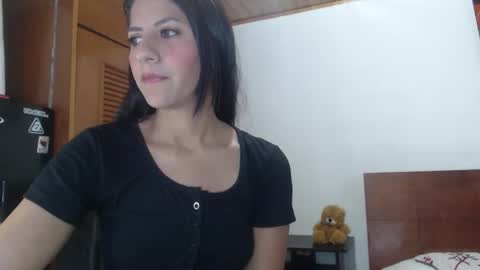 Snapshot of hilari18 chatting on January 24, 12:10 am hilaril18 online show from January 24, 12:10 am