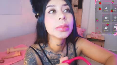 LUNA new account  FOLLOW ME online show from January 8, 11:20 pm