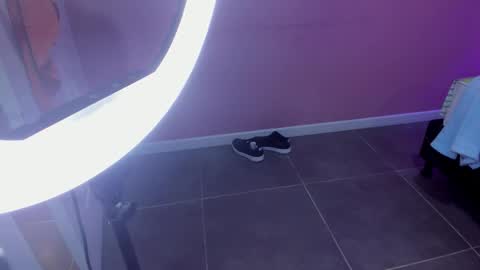 hilary_tailor online show from October 22, 4:12 pm