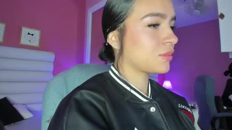 hilary_tailor online show from September 26, 11:41 am