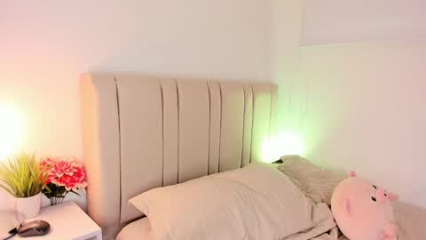 Hila online show from September 23, 12:09 am