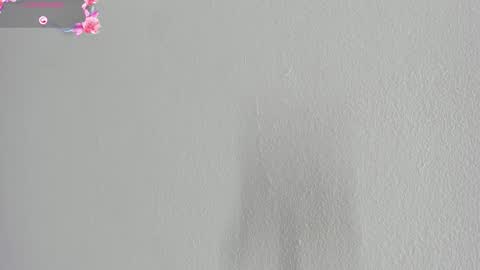 Hilary Thomsom online show from February 4, 12:30 pm