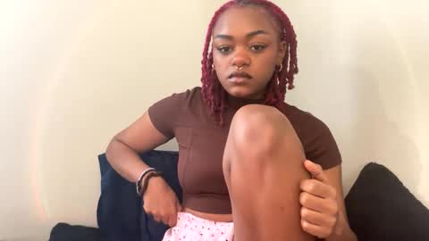 angelbabi online show from March 12, 1:40 pm