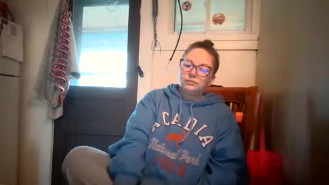 Snapshot of hippihope420 chatting on October 17, 12:08 pm Bella online show from October 17, 12:08 pm