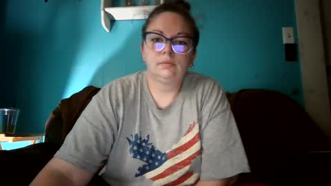 Snapshot of hippihope420 chatting on September 26, 1:20 pm Bella online show from September 26, 1:20 pm