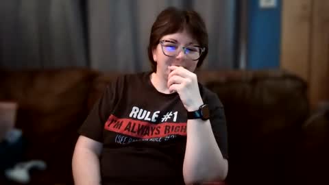 Snapshot of hippihope420 chatting on February 24, 4:58 am Bella online show from February 24, 4:58 am