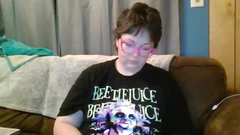 Snapshot of hippihope420 chatting on February 14, 6:02 am Bella online show from February 14, 6:02 am