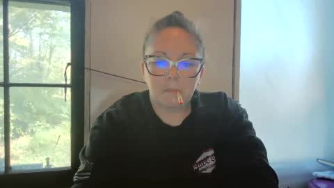 Snapshot of hippihope420 chatting on September 13, 6:16 pm Bella online show from September 13, 6:16 pm