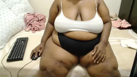 hips2sexy online show from February 11, 7:27 pm