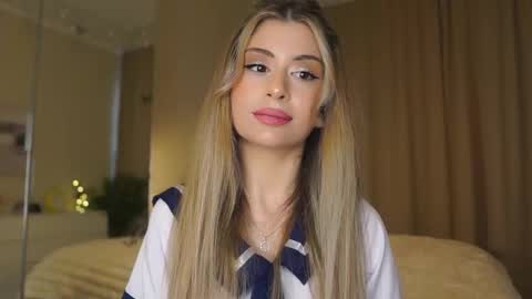 Moni Monica online show from March 12, 8:28 am