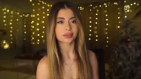 Moni Monica online show from December 19, 8:17 am