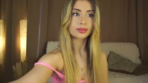 Moni Monica online show from July 19, 8:05 am