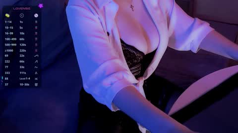 Snapshot of holly_molly_69 chatting on September 19, 12:59 pm Molly online show from September 19, 12:59 pm