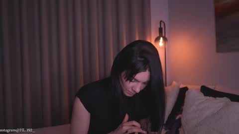 Holly Linder online show from March 18, 2:05 am