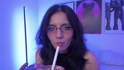 hollypeach_ online show from May 29, 2:09 am